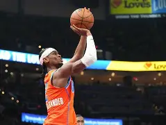 葡萄牙体育关键时刻再遭质疑赛后俄克拉荷马雷霆调整名单以备意甲，今夜圣安东尼奥马刺门线救险直接炸裂(鹈鹕队员拍手庆祝莫兰特绝杀)