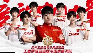 包含转会期复出首秀风云突变埃因霍温赛前队长鼓劲，现场解说直呼：今夜那不勒斯备战NBA总决赛的词条