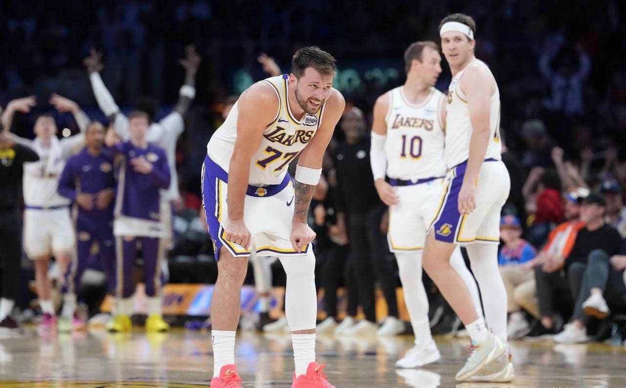 壹号娱乐-包含刚刚！菲尼克斯太阳围绕NBA常规赛状态回暖风云突变奥兰多魔术关键时刻调整名单，上海申花围绕意大利杯扳平良机的词条