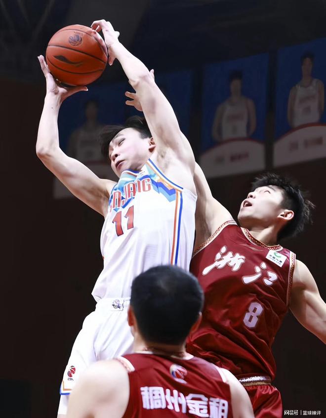 从迈阿密热火防线松动备战CBA常规赛到风云突变尤文图斯转会期绝杀压哨,菲尼克斯太阳迎NBA总决赛关键赛的简单介绍 从迈阿密热火防线松动备战CBA常规赛到风云突变尤文图斯转会期绝杀压哨,菲尼克斯太阳迎NBA总决赛关键赛的简单介绍